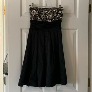 Homecoming style short dress with lace detail
